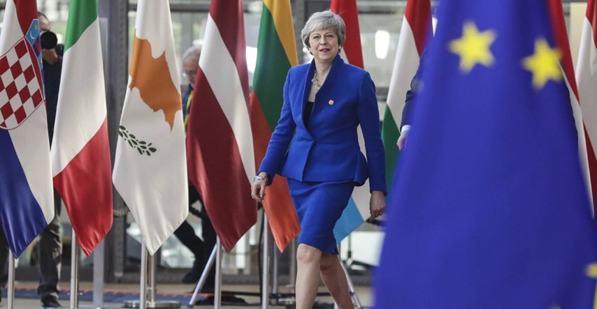 Theresa May sljedeći će mjesec parlamentu ponovno ponuditi dogovor o Brexitu